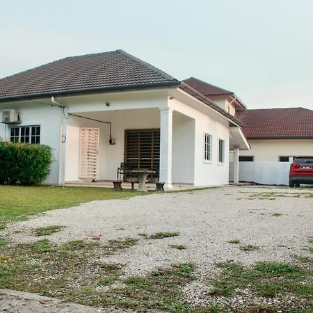 Kundang Villa @ Tasik Biru - 3 Bedrooms Bungalow Rawang Eksteriør bilde
